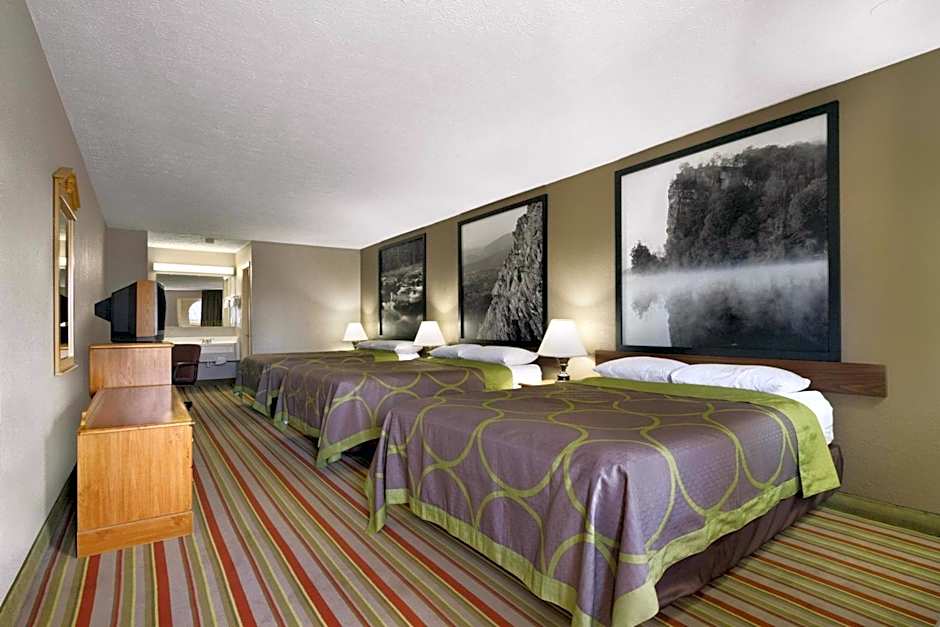 Super 8 by Wyndham Chiswell/Max Meadows Area