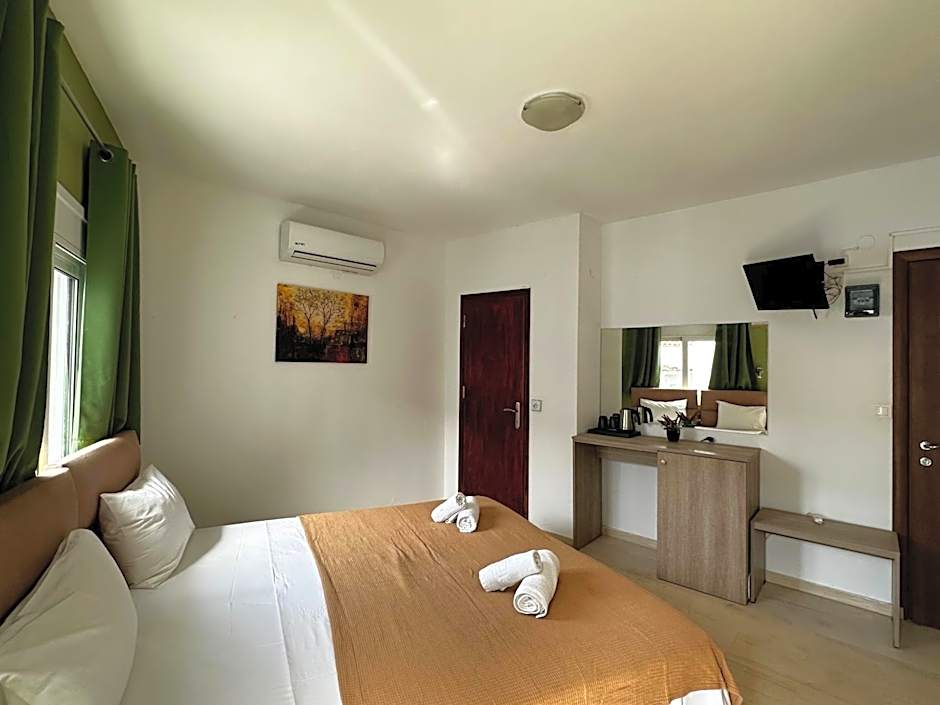 Skiathos Hills Studios