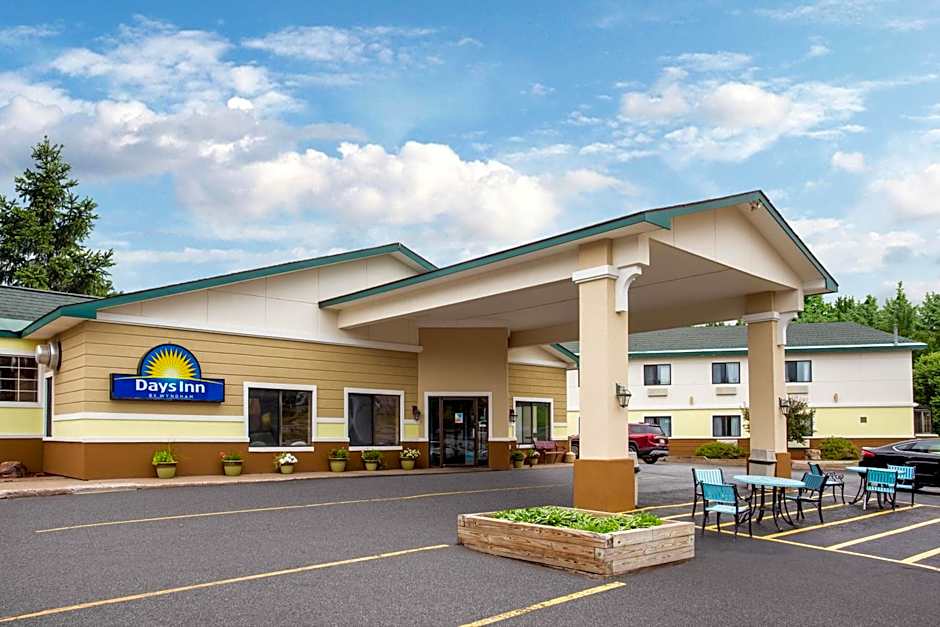 Days Inn by Wyndham Marquette
