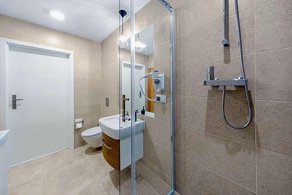 Six Suites, Old Town