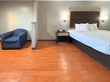 King Room - Disability Access - Smoking