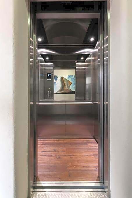 205 Zocalo Cathedral 2bdrmB 2Bath fits 10 AC Apt