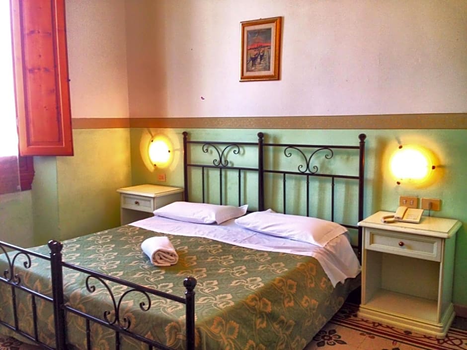 Hotel Desiree