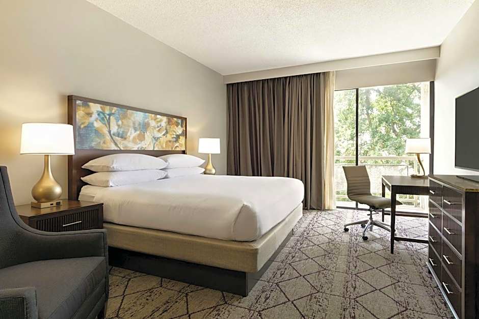 Photo 1 of 8 of 1 King Bed, Hearing/Mobility Accessible, Bathtub