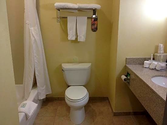 Holiday Inn Express Hotel & Suites Torrington By IHG