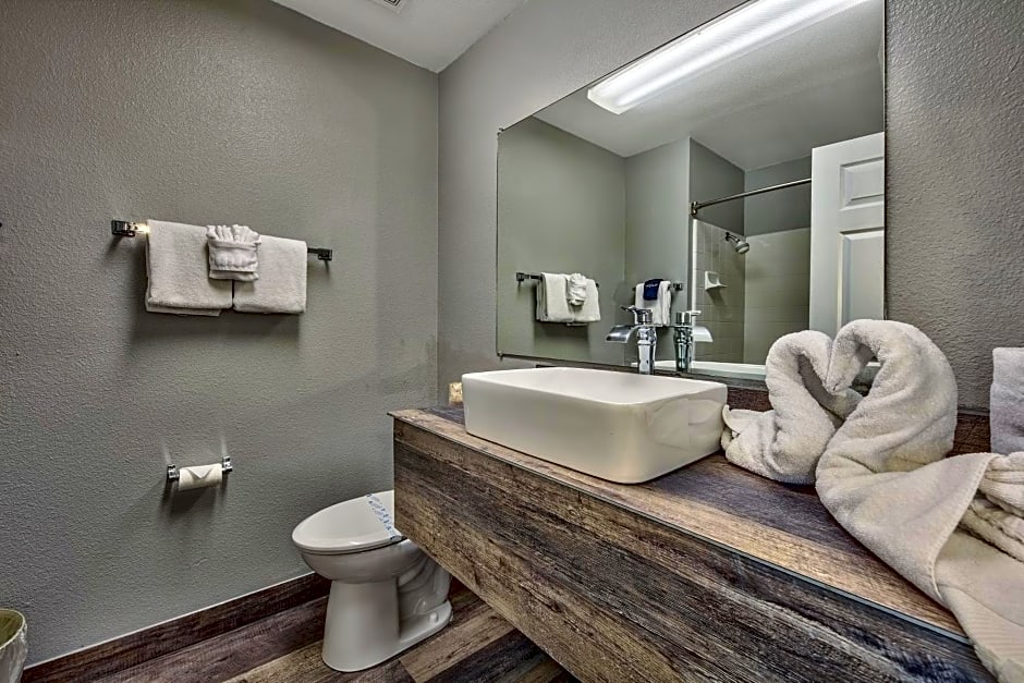 Lake Ridge Hotel