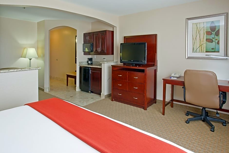 Holiday Inn Express Hotel & Suites College Station