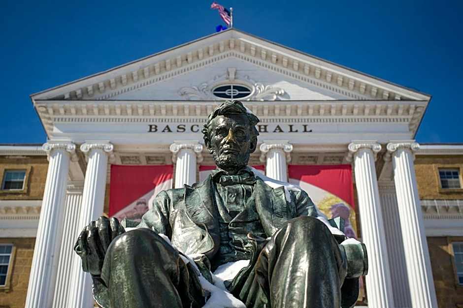 Holiday Inn Express and Suites Madison Central By IHG