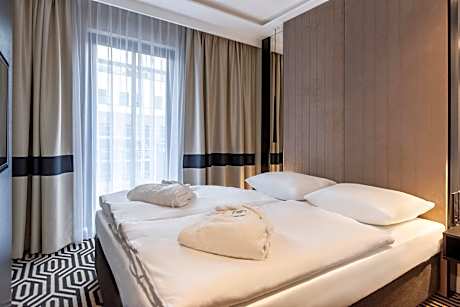 Deluxe Apartment with Hot Tub