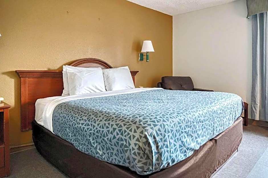 Econo Lodge Raleigh near Walnut Creek Amphitheatre