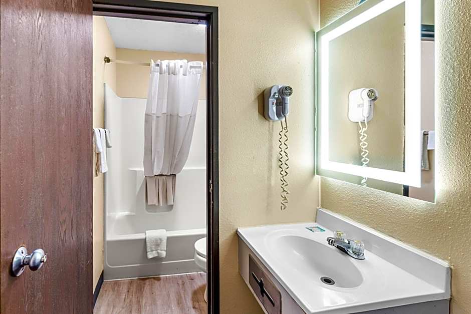 Americas Best Value Inn Decatur, IL