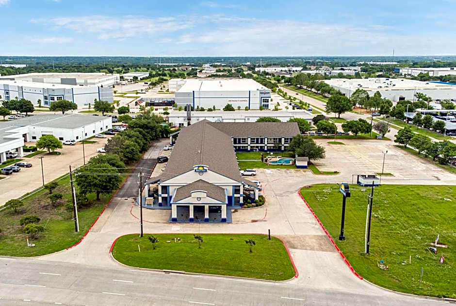 Days Inn by Wyndham McKinney