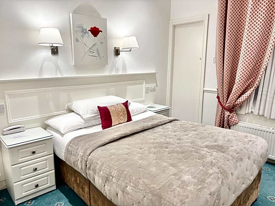 Dergvale Hotel