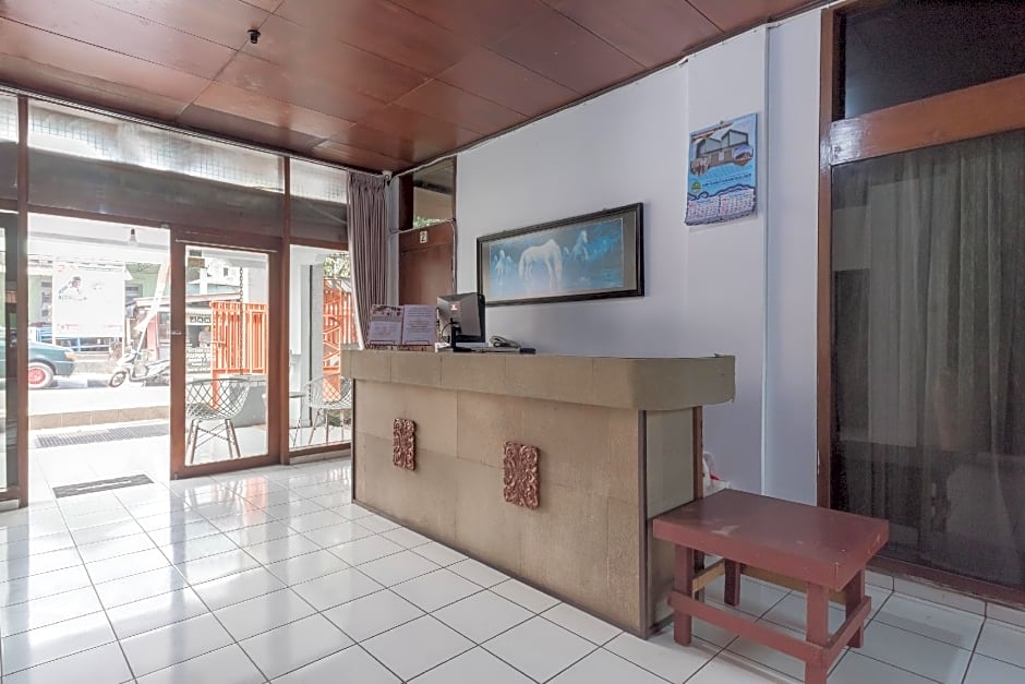 RedDoorz Syariah near Taman Kota Kuningan