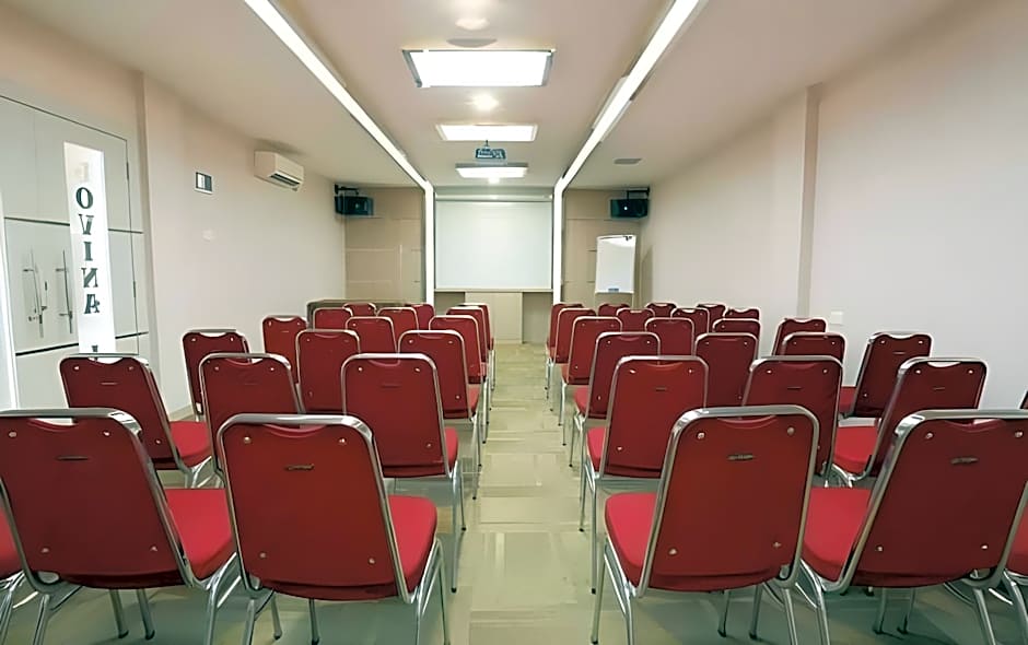 Lovina Inn Hotel Batam