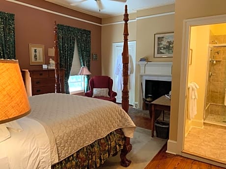 Queen Room
