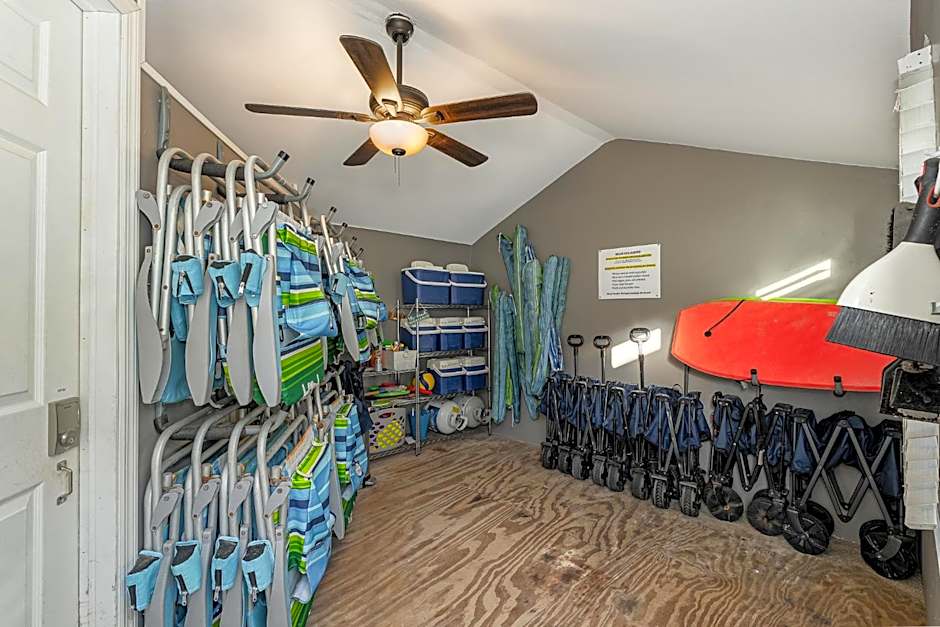 Boutique Vacation Rental Complex At Beach