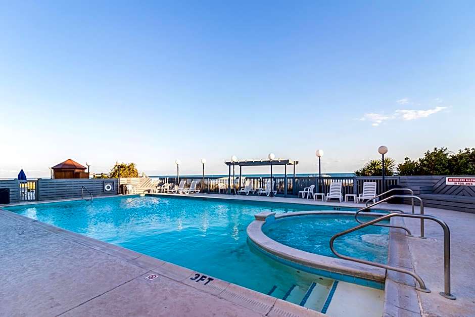 Crystal Coast Oceanfront Hotel