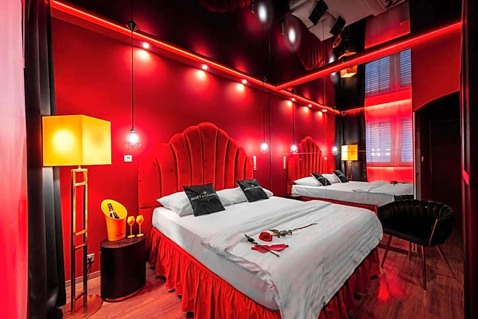 Hotel Aura Design & Garden Pool