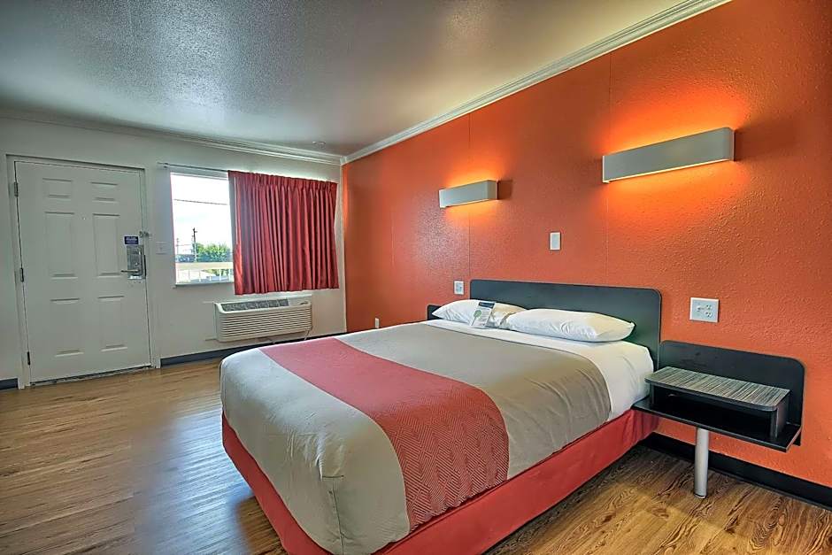 Photo 1 of 50 of Motel 6-Lima, OH