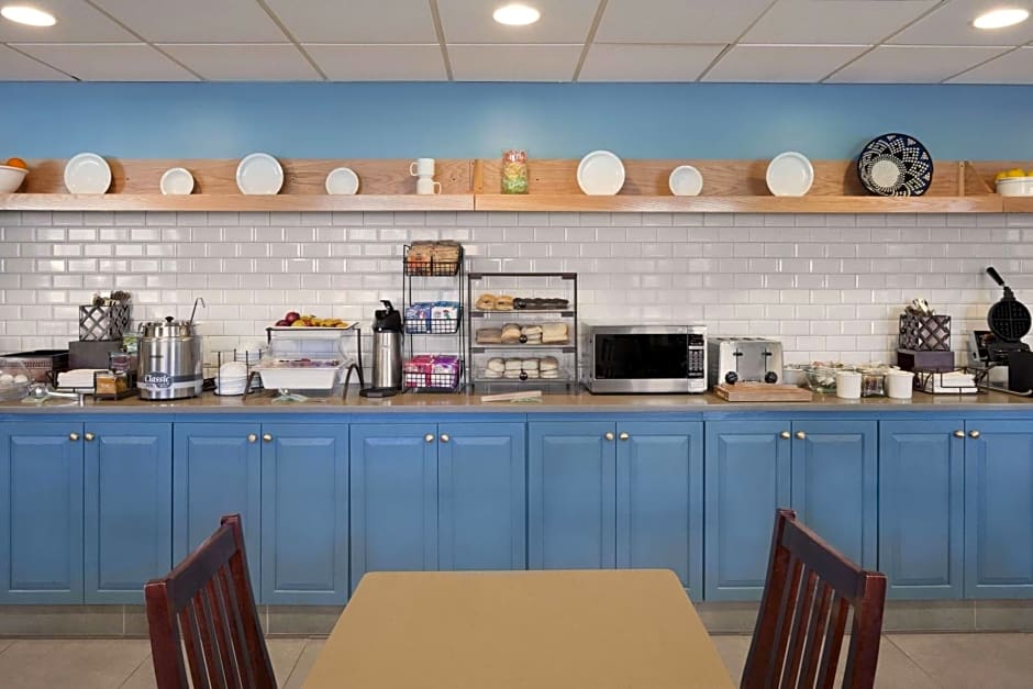 Country Inn & Suites by Radisson, Warner Robins, GA