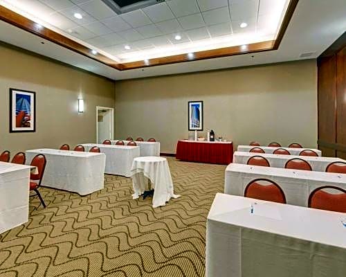Comfort Inn & Suites Plano East