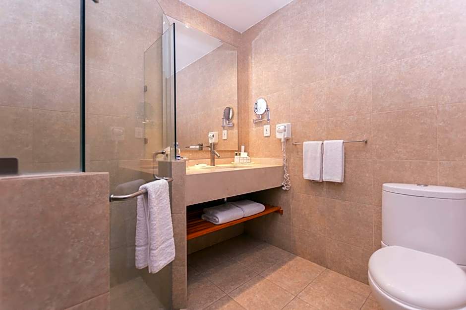 Crown Victoria Hotel