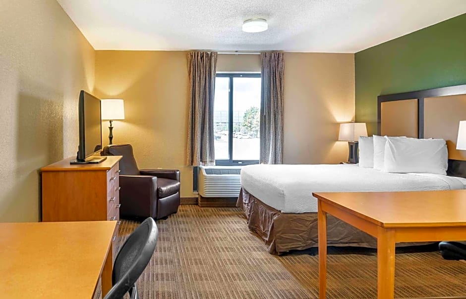 Extended Stay America Select Suites - Detroit - Warren