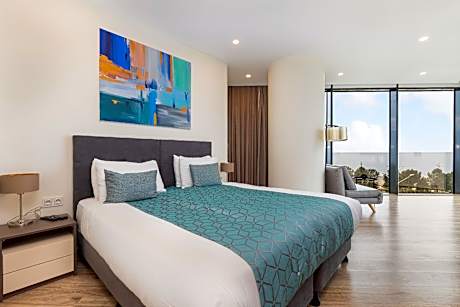 One Bedroom Sea View Suite