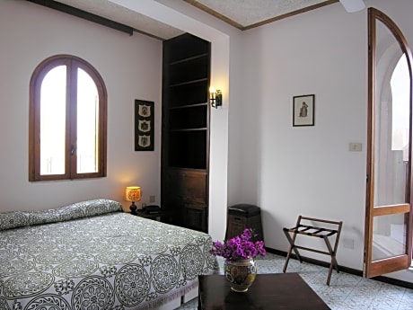 Junior Suite with Terrace and Sea View