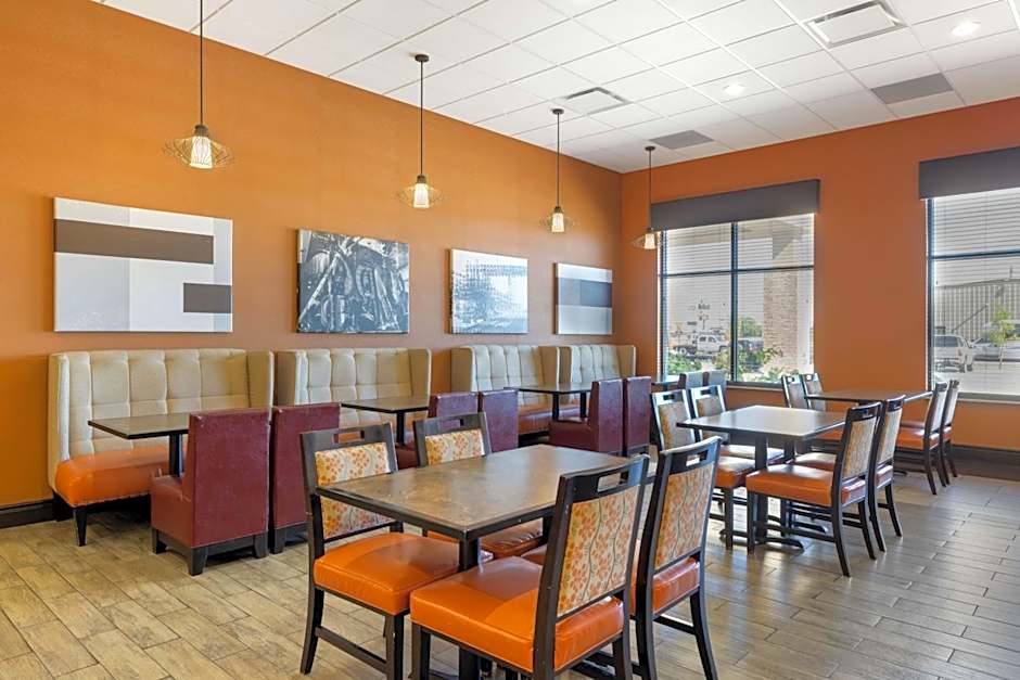 Best Western Plus North Platte Inn & Suites