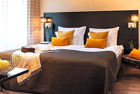 Family King Room with Sofa Bed