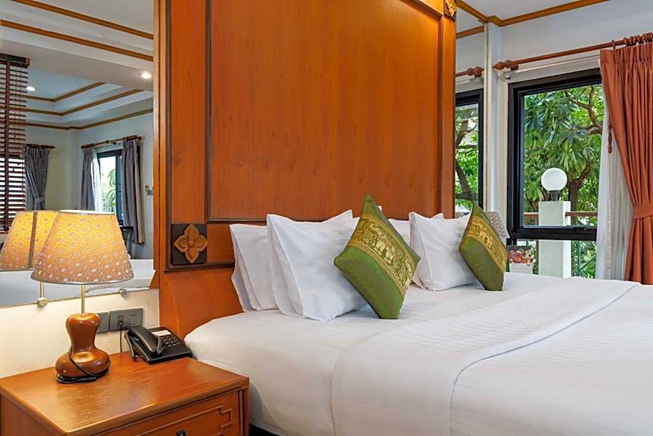 Charlie House Pinklao