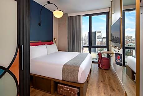 King Room with Partial View