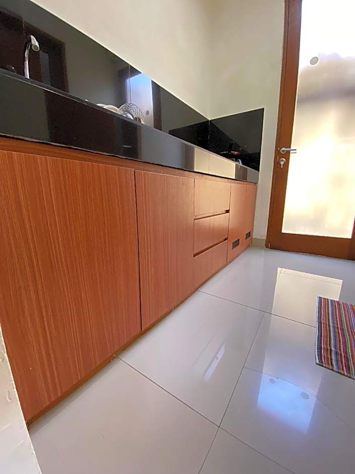 Ayu Love and Harmony Guest House