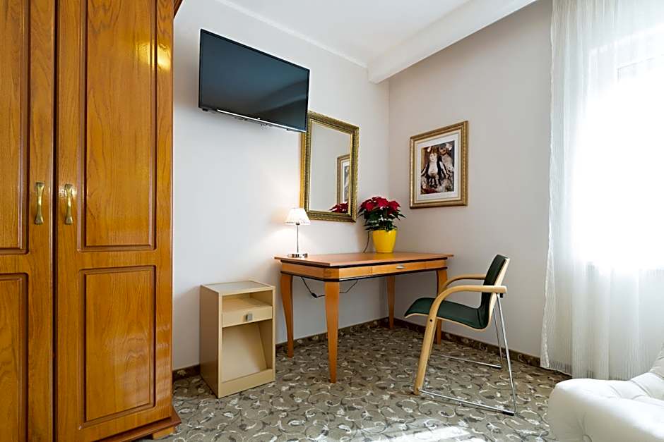 Hotel Sterling Garni