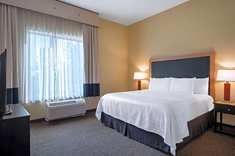 1 King Bed, One-Bedroom, Mobility/Hearing Accessible Suite, Roll-In Shower, Non-Smoking