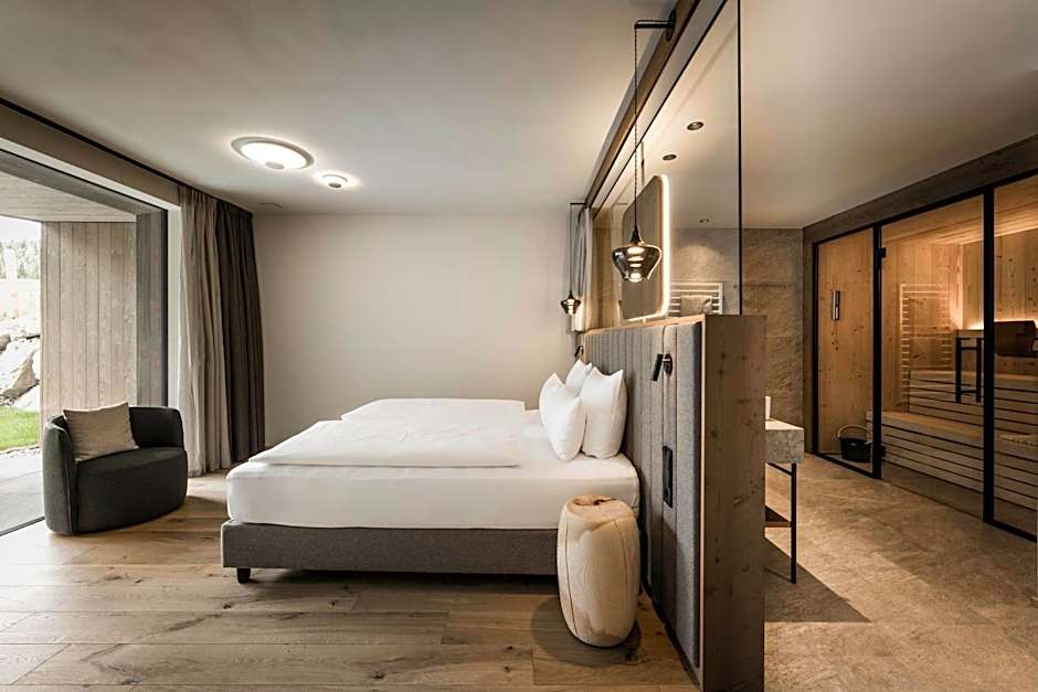 Photo 1 of 11 of 1 King Bed Suite