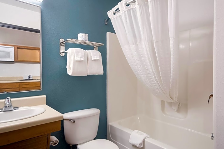 WoodSpring Suites Greenville Central I-85
