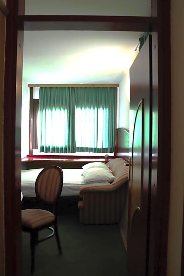 MC Hotel