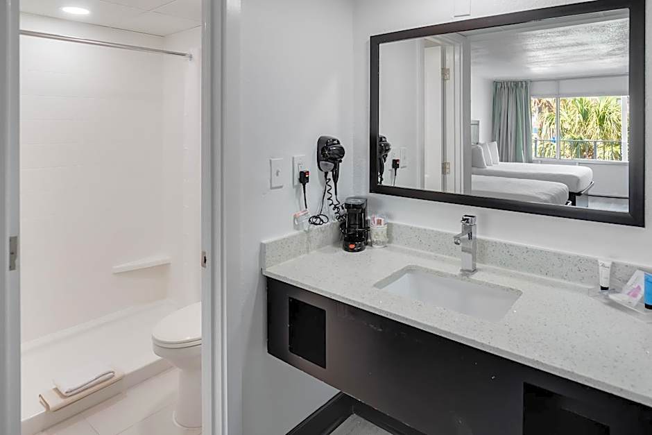 Blu Atlantic Hotel & Suites