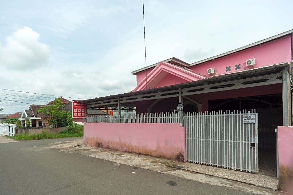 RedDoorz near Palembang Airport 1