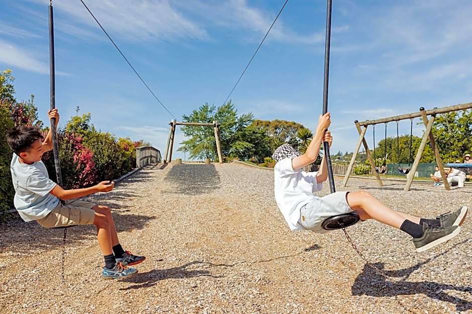 Tāhuna Beach Holiday Park