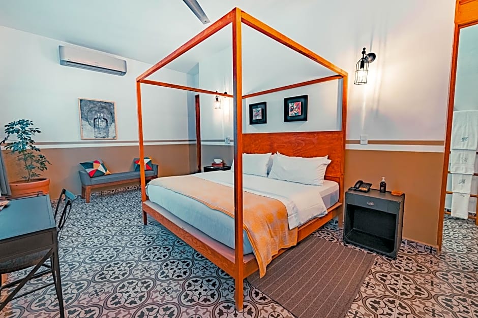 Clandestino Hotel Pila Seca