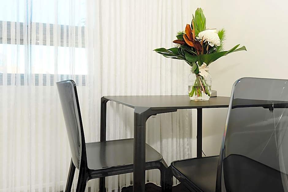 Oaks Gladstone Grand Hotel