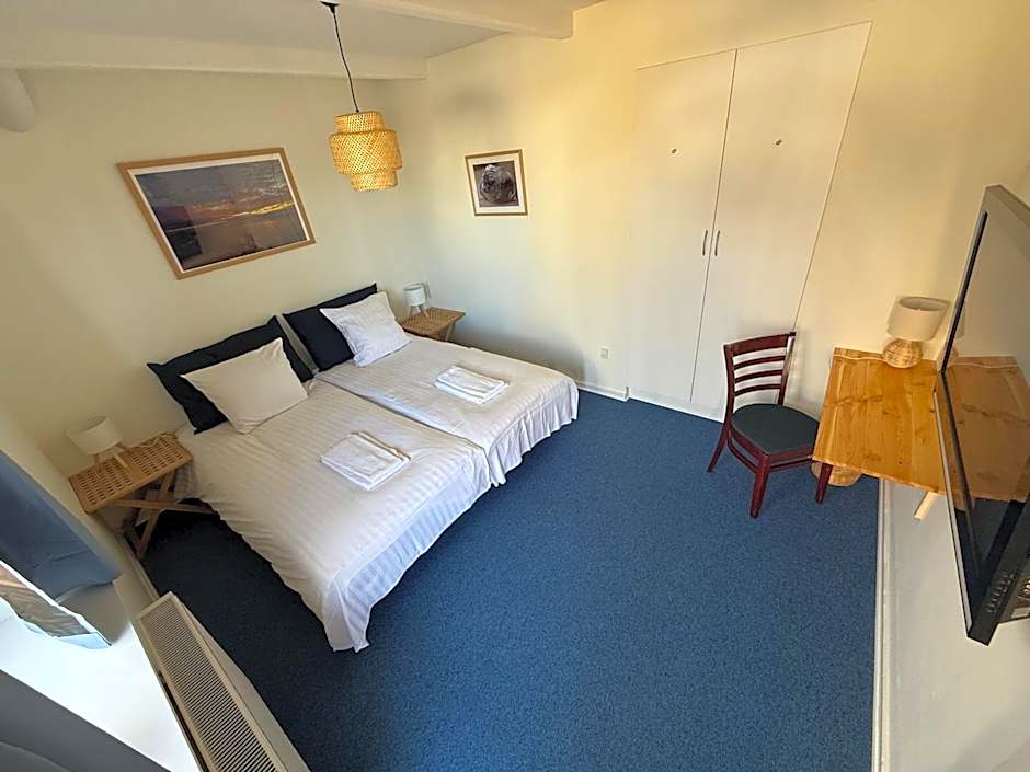 Double Room with Private Bathroom — 4 fotoğraftan 1. fotoğraf