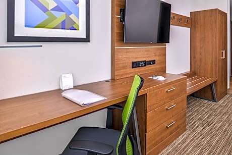 Standard King Room with Roll-In Shower - Communications Access