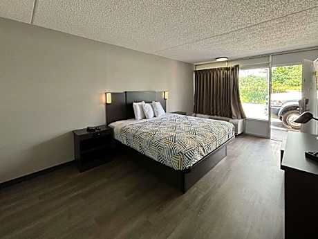 King Room - Non-Smoking