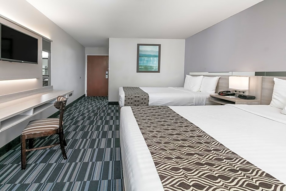 Microtel Inn & Suites by Wyndham Scott Lafayette