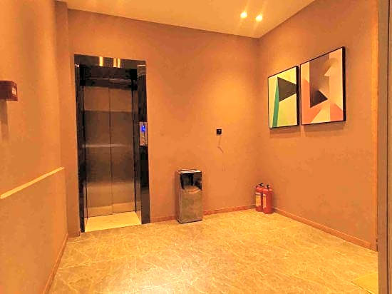 Moli Hotel (Guangzhou Yongqingfang Zhongshan 8th Road Subway Station)